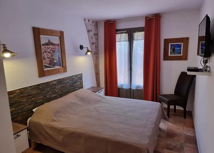 Superbe T3 Classe 5 Etoiles, Quartier Des Peintres, Calme, Patio Prive, Clim, Wifi Et Parking Prive 콜리우르