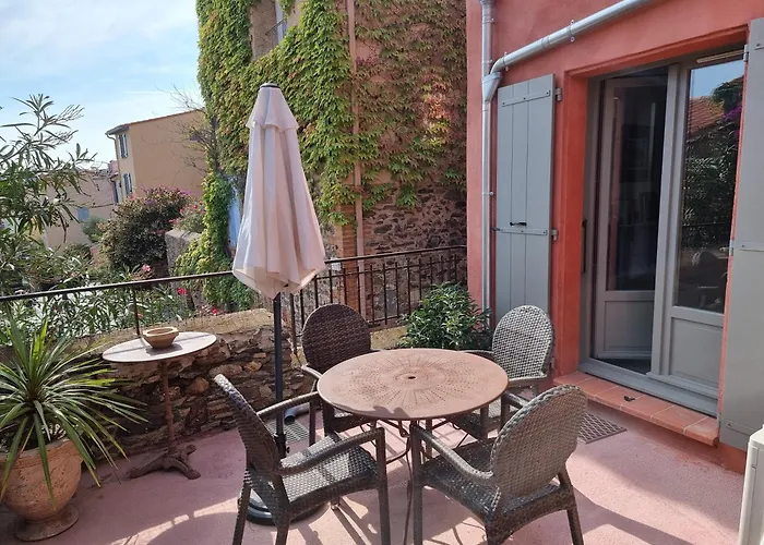 Superbe T3 Classe 5 Etoiles, Quartier Des Peintres, Calme, Patio Prive, Clim, Wifi Et Parking Prive 아파트 *
